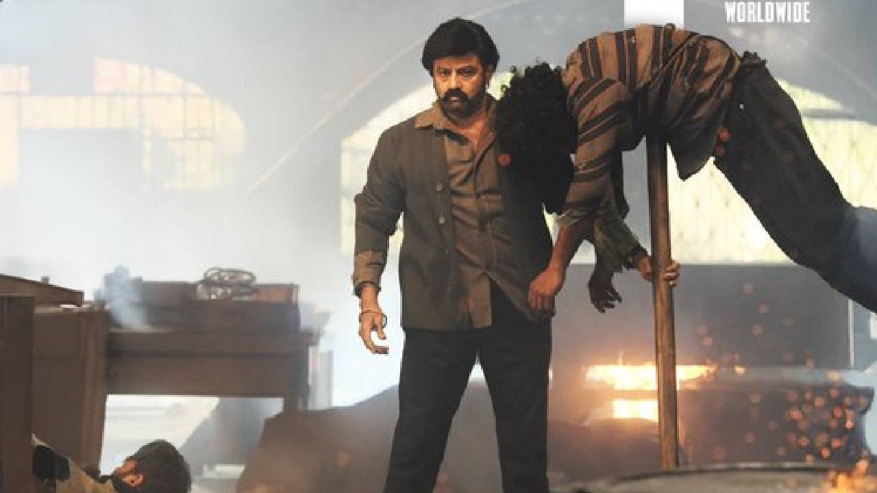 Daaku Maharaaj Collections : బాక్సాఫీస్ వద్ద ‘డాకు మహారాజ్’ దూకుడు.. ఐదు రోజుల్లో ఎంతంటే..? Daaku Maharaaj Collections : బాక్సాఫీస్ వద్ద ‘డాకు మహారాజ్’ దూకుడు.. ఐదు రోజుల్లో ఎంతంటే..?