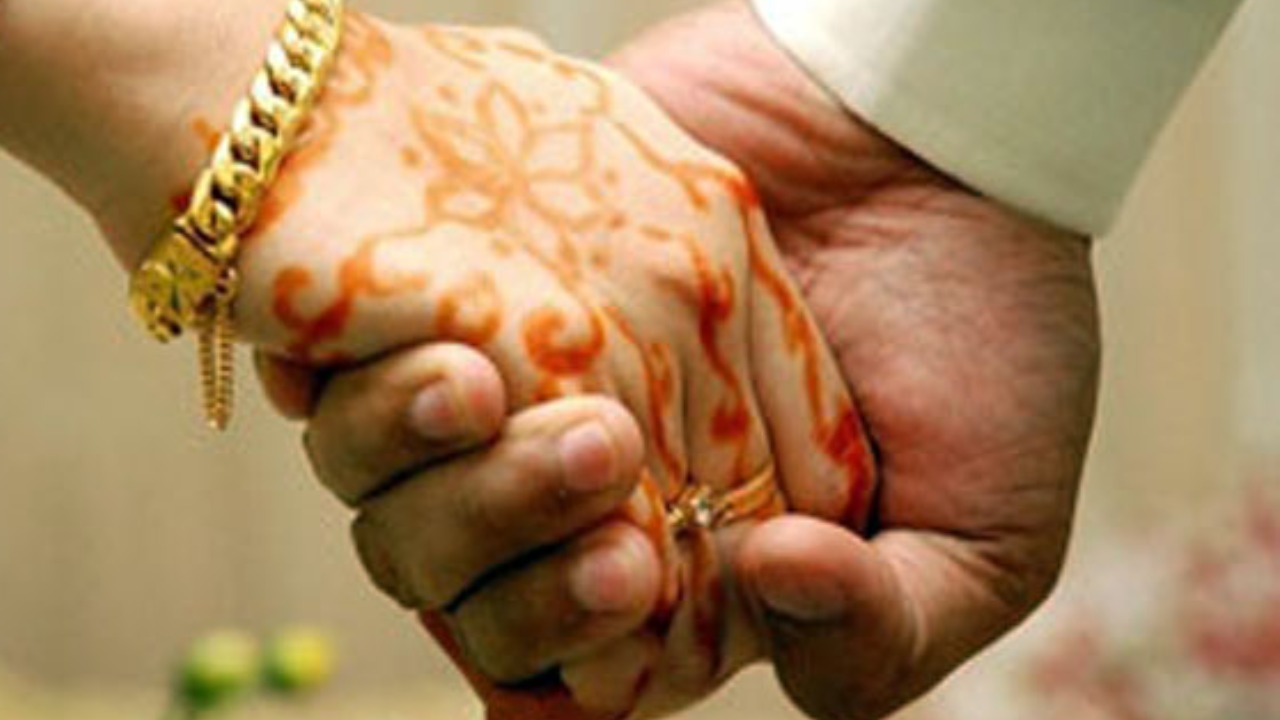 Couple end life on wedding anniversary 