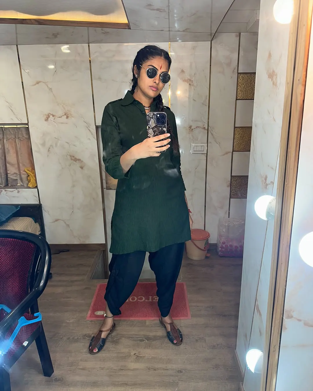Actress Divi Shares Daaku Maharaaj Character Photos
