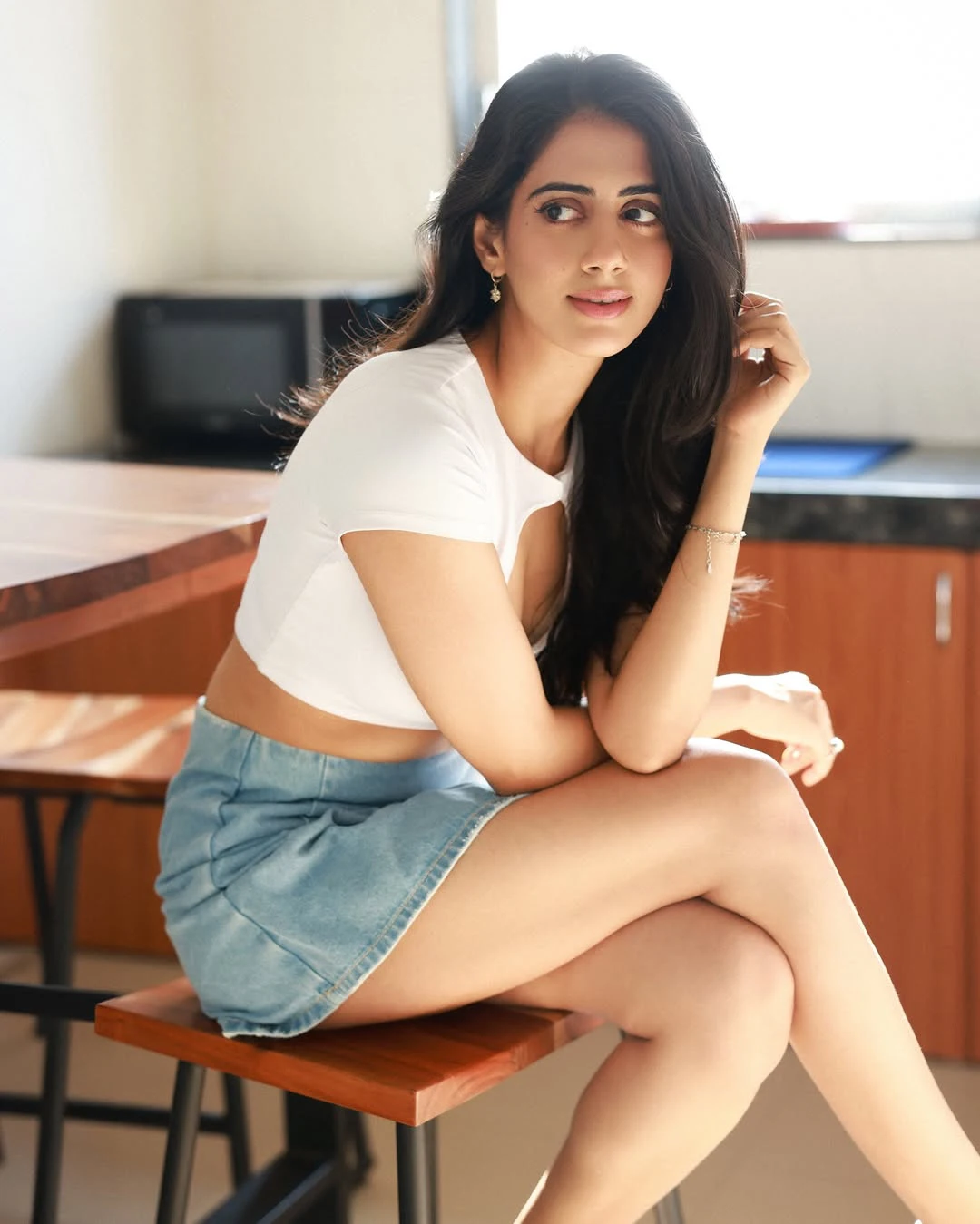 Gehna Sippy Shows her Beauty in Short Dress