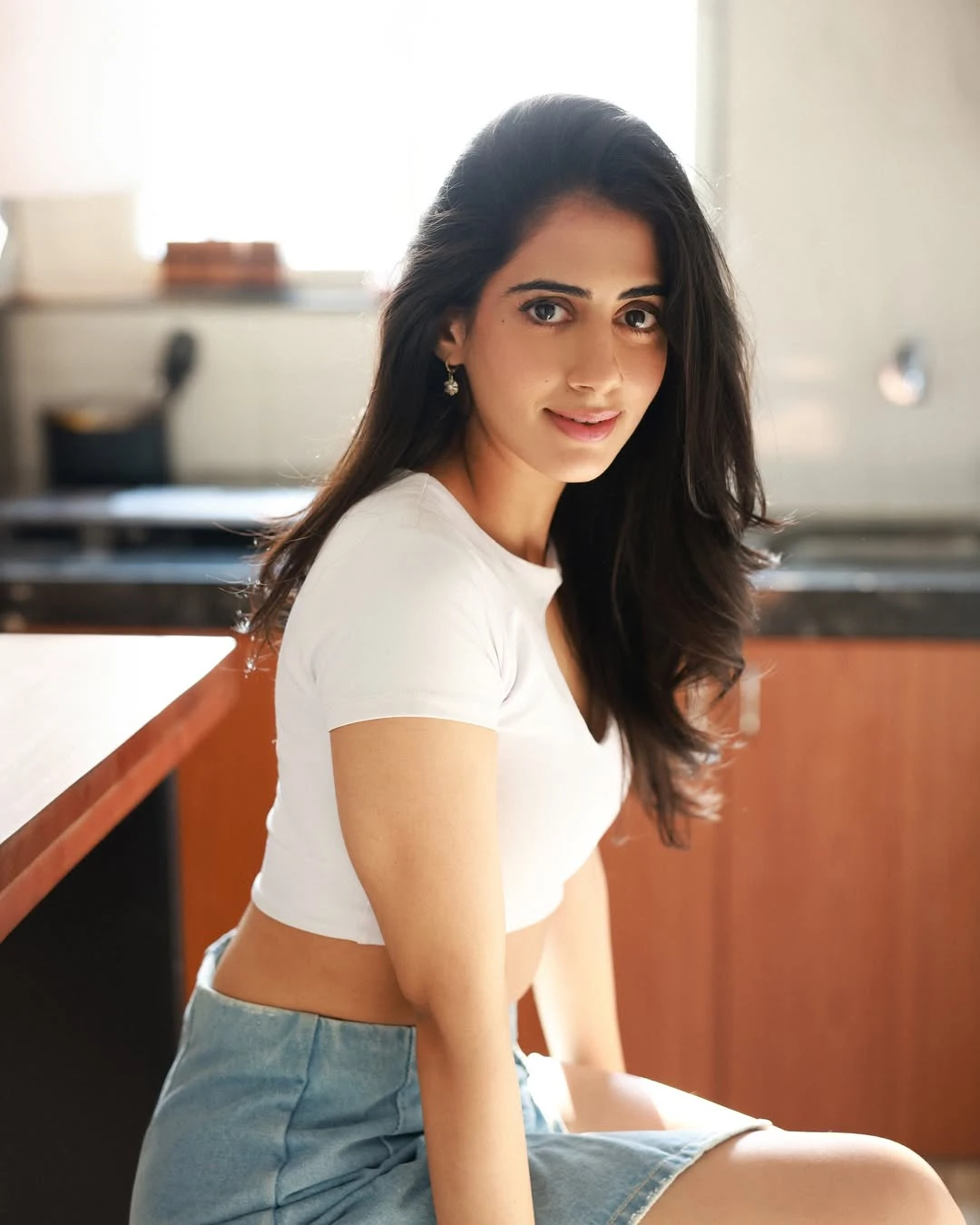 Gehna Sippy Shows her Beauty in Short Dress