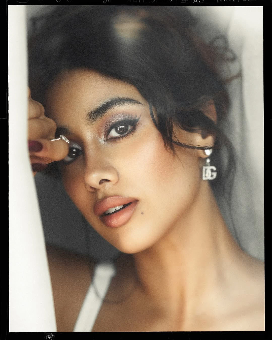 Janhvi Kapoor Elegant her Beauty in White Dress