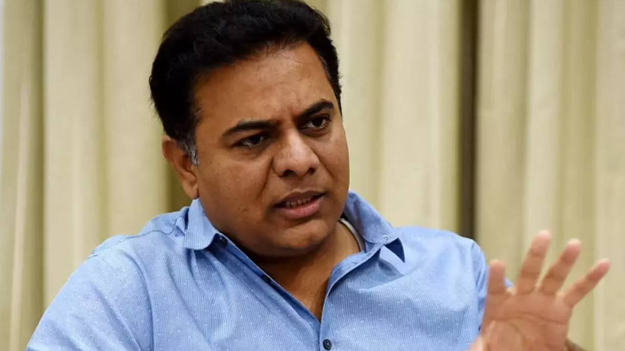 KTR : ప్రజల దాహార్తి తీర్చే ఏకైక అస్త్రం అదే..! రేవంత్ సర్కార్ పై వరుస ట్వీట్లతో కేటీఆర్ ఫైర్ KTR : ప్రజల దాహార్తి తీర్చే ఏకైక అస్త్రం అదే..! రేవంత్ సర్కార్ పై వరుస ట్వీట్లతో కేటీఆర్ ఫైర్