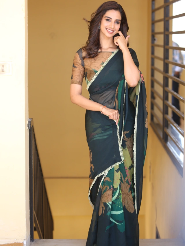 Meenaakshi Chaudhary Mesmerizing Looks in Saree for Sankranthiki Vasthunam Promotions