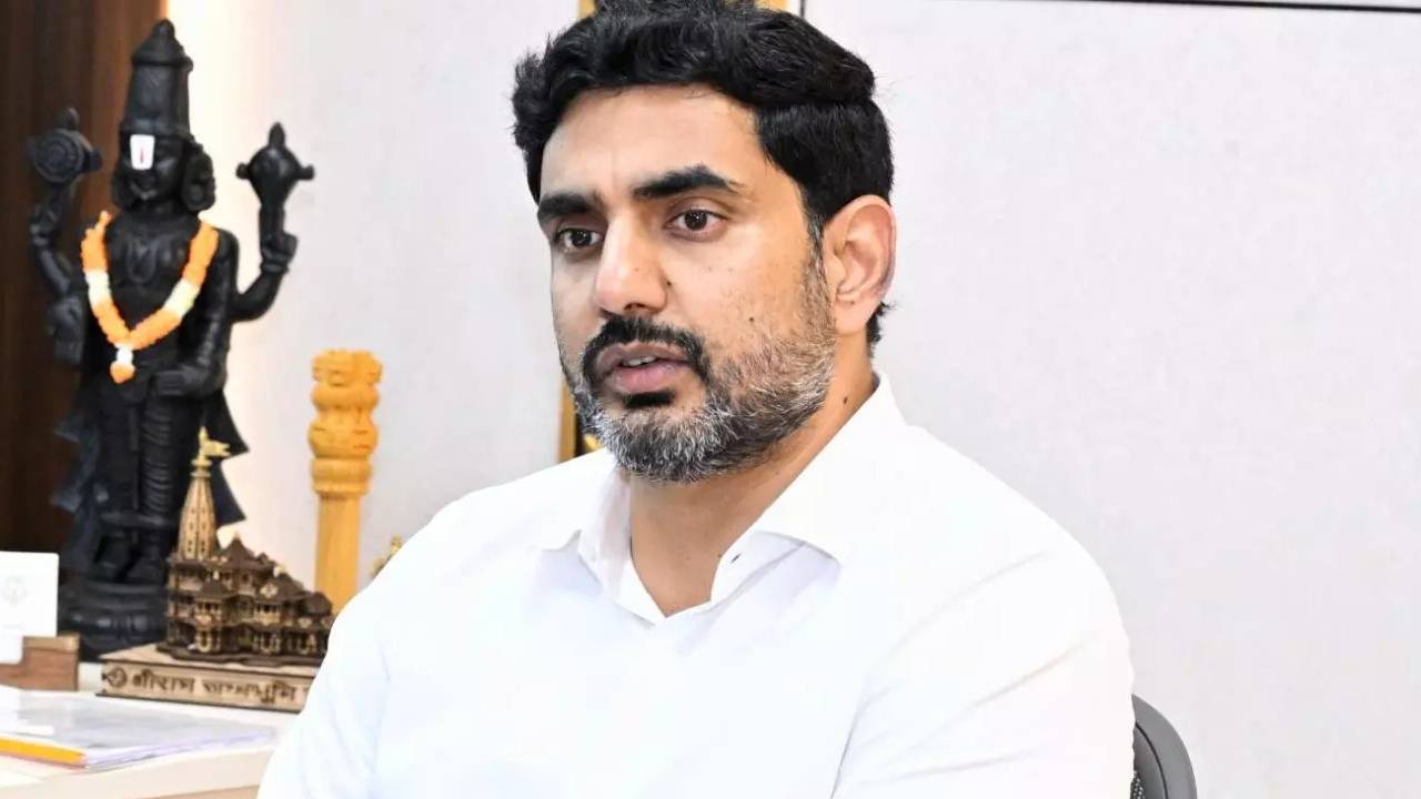 Nara Lokesh: పరువు నష్టం దావా కేసు.. విశాఖ కోర్టుకు మంత్రి నారా లోకేశ్ Nara Lokesh: పరువు నష్టం దావా కేసు.. విశాఖ కోర్టుకు మంత్రి నారా లోకేశ్