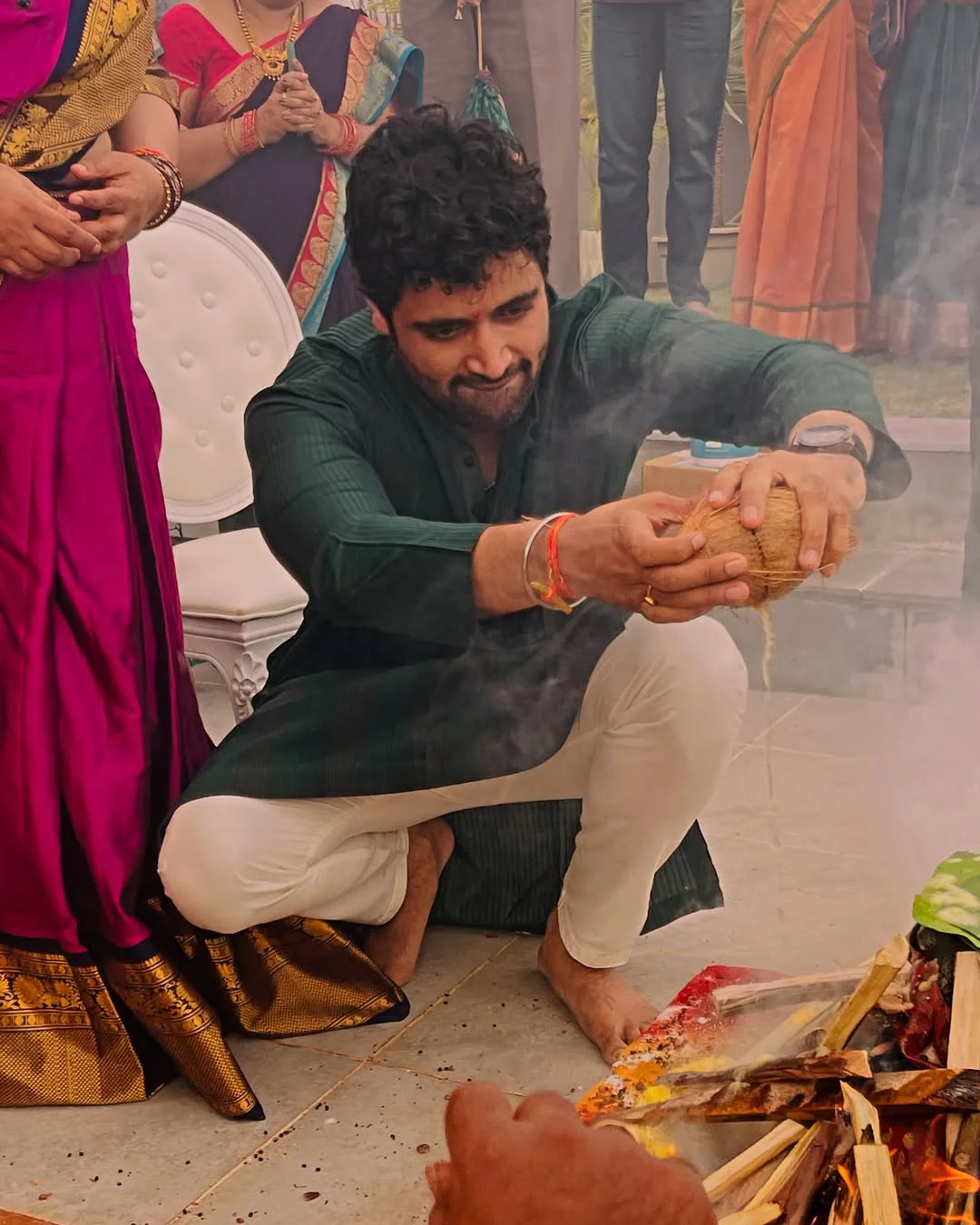 Adivi Sesh Special Pooja on New Year with Family