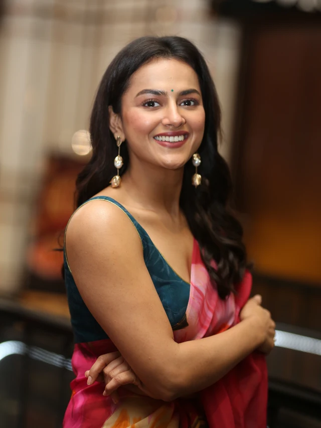 Shraddha Srinath Saree Photos from Daaku Maharaaj Promotions