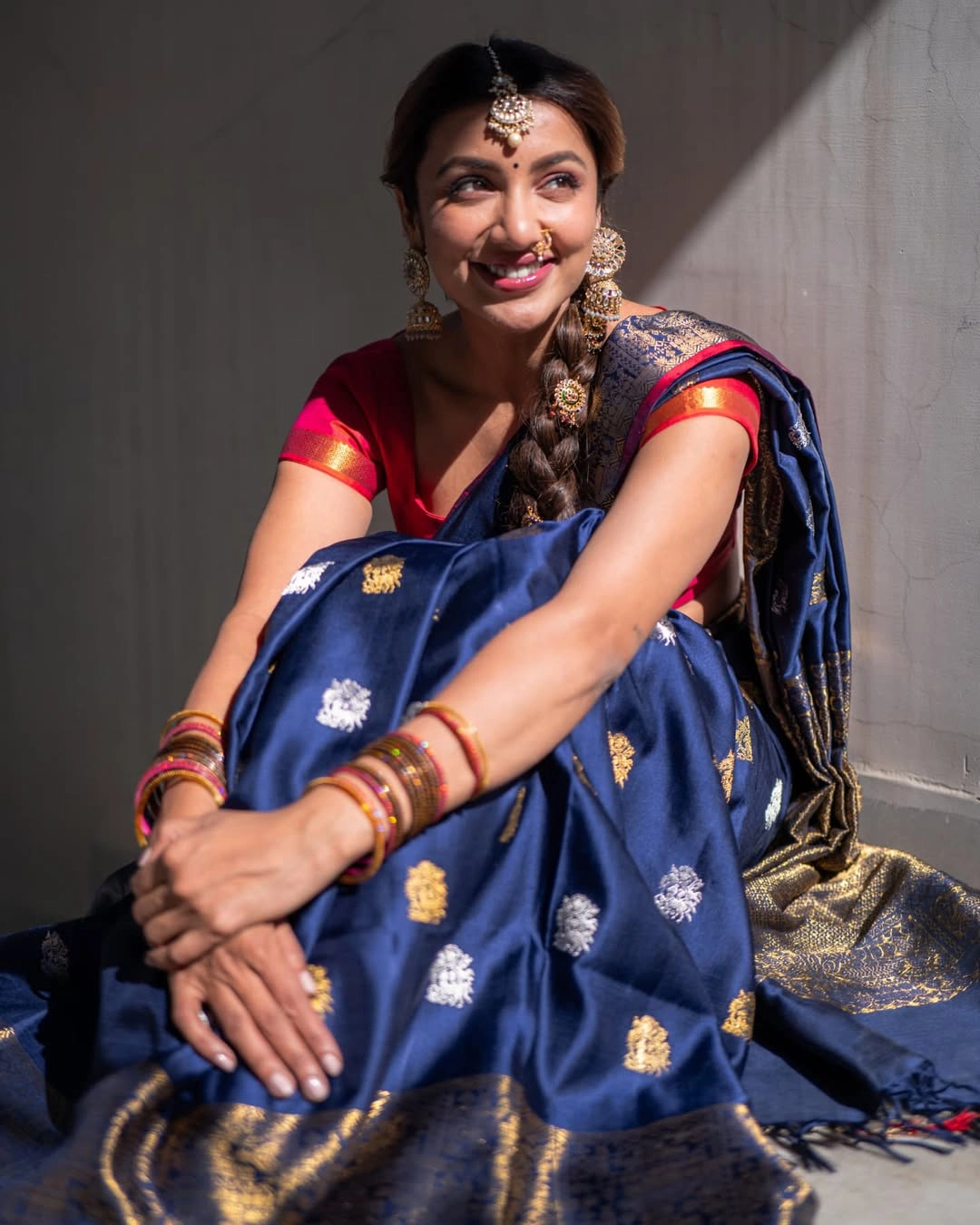 Tejaswi Madivada Shares photos in Saree