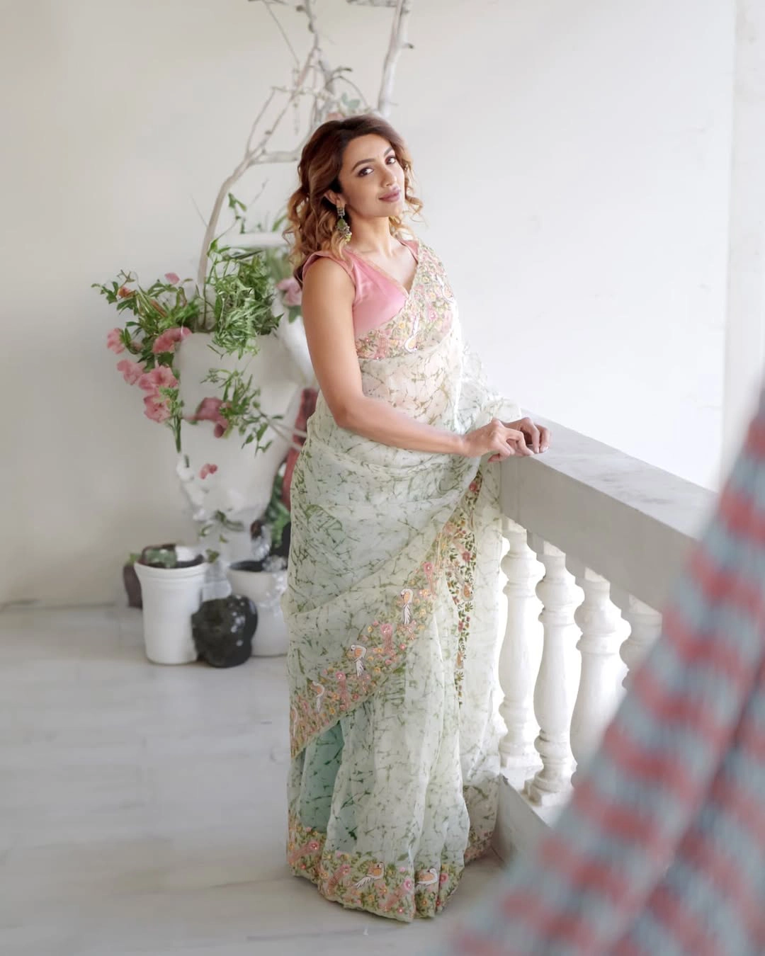 Tejaswi Madivada Shares photos in Saree