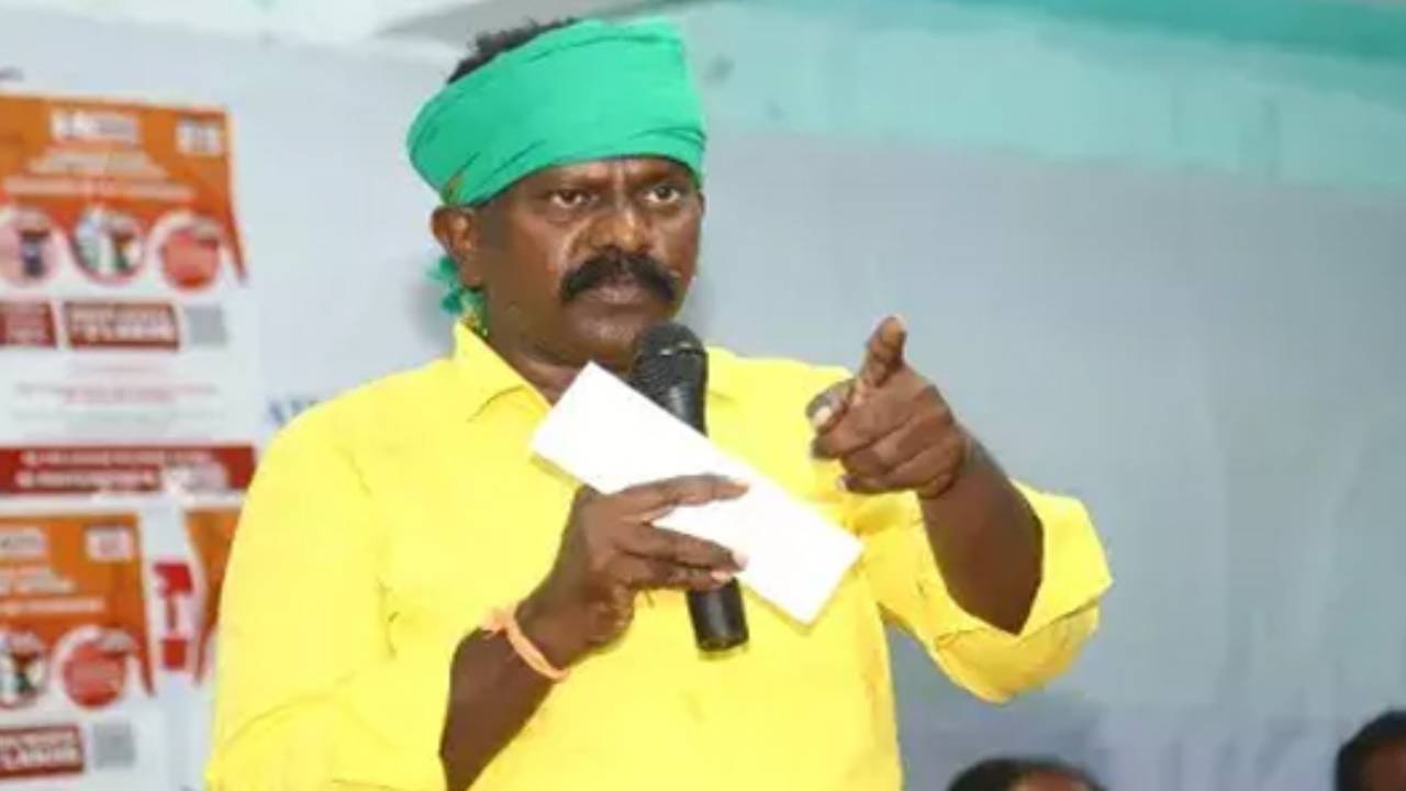 Kolikapudi: క్రమశిక్షణ కమిటీతో భేటీ అనంతరం ఎమ్మెల్యే కొలికపూడి కీలక వ్యాఖ్యలు Kolikapudi: క్రమశిక్షణ కమిటీతో భేటీ అనంతరం ఎమ్మెల్యే కొలికపూడి కీలక వ్యాఖ్యలు