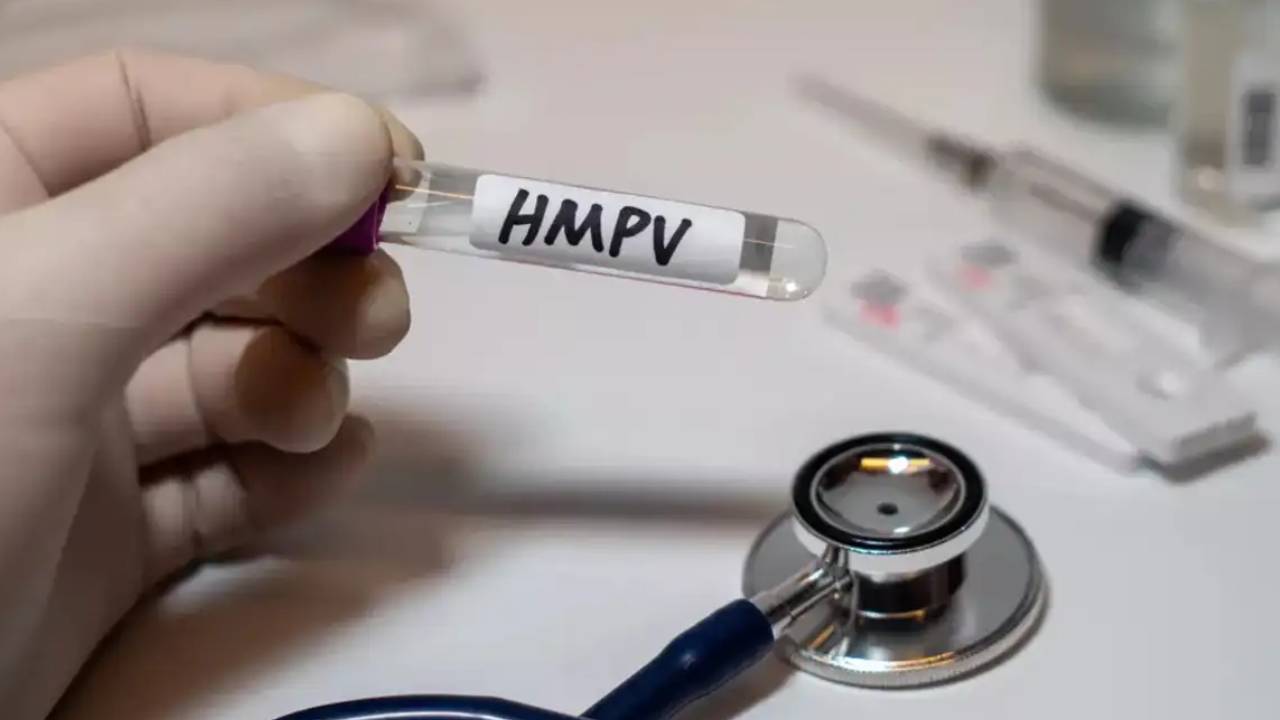 HMPV Virus : భారత్లో హెచ్ఎంపీవీ వైరస్ కలకలం.. ఇద్దరు చిన్నారులకు పాజిటివ్.. అప్రమత్తమైన కేంద్రం HMPV Virus : భారత్లో హెచ్ఎంపీవీ వైరస్ కలకలం.. ఇద్దరు చిన్నారులకు పాజిటివ్.. అప్రమత్తమైన కేంద్రం