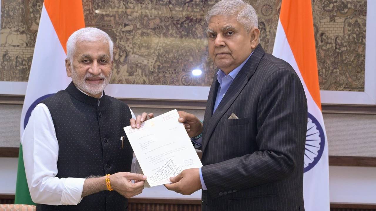 Vijayasai Reddy: రాజీనామాకు కారణాలను వెల్లడించిన విజయసాయిరెడ్డి.. జగన్ గురించి మాట్లాడుతూ.. Vijayasai Reddy: రాజీనామాకు కారణాలను వెల్లడించిన విజయసాయిరెడ్డి.. జగన్ గురించి మాట్లాడుతూ..