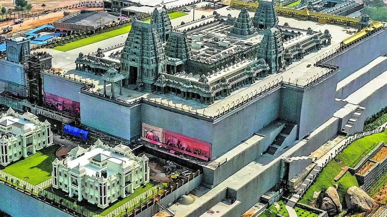 Yadadri Temple: యాదగిరిగుట్ట ఆలయం అభివృద్ధిపై సీఎం రేవంత్ ప్రత్యేక ఫోకస్.. అధికారులకు కీలక ఆదేశాలు Yadadri Temple: యాదగిరిగుట్ట ఆలయం అభివృద్ధిపై సీఎం రేవంత్ ప్రత్యేక ఫోకస్.. అధికారులకు కీలక ఆదేశాలు