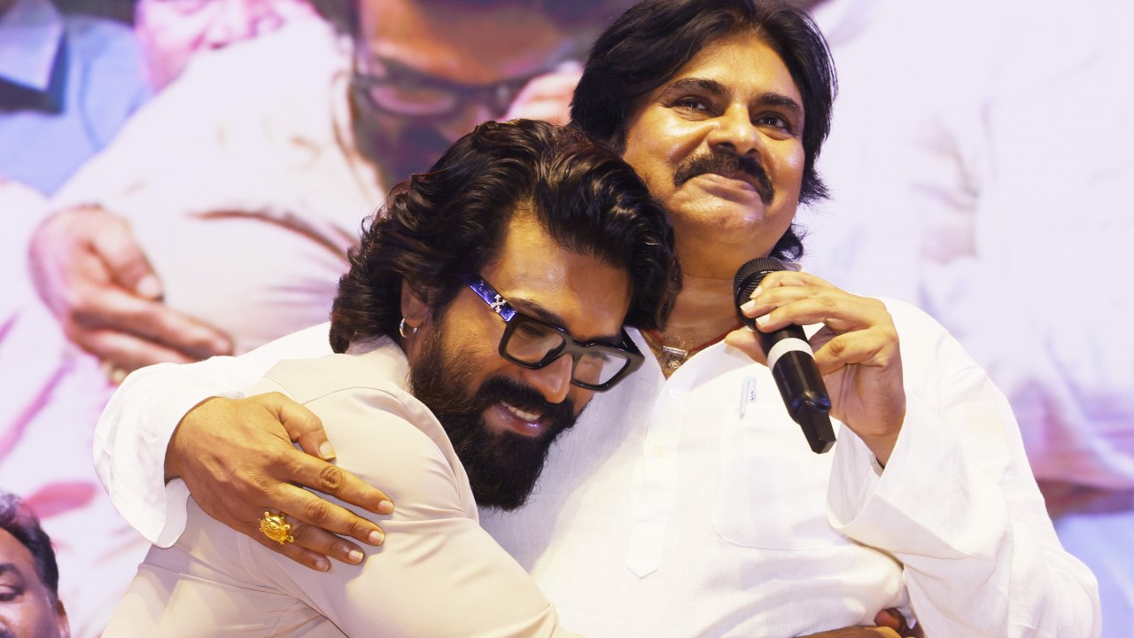 Pawan Kalyan : రామ్ చరణ్ పేరు వెనక కథ చెప్పిన పవన్.. సంవత్సరంలో 100 రోజులు మాలలోనే.. చెప్పులు లేకుండా.. Pawan Kalyan : రామ్ చరణ్ పేరు వెనక కథ చెప్పిన పవన్.. సంవత్సరంలో 100 రోజులు మాలలోనే.. చెప్పులు లేకుండా..