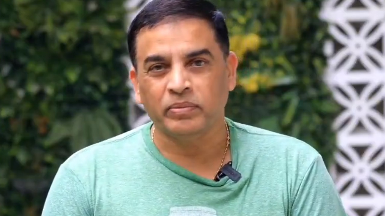 Dil Raju : నన్ను రాజకీయాల్లోకి లాగొద్దు.. నేను తెలంగాణ వాడినే.. దిల్ రాజు కామెంట్స్.. Dil Raju : నన్ను రాజకీయాల్లోకి లాగొద్దు.. నేను తెలంగాణ వాడినే.. దిల్ రాజు కామెంట్స్..