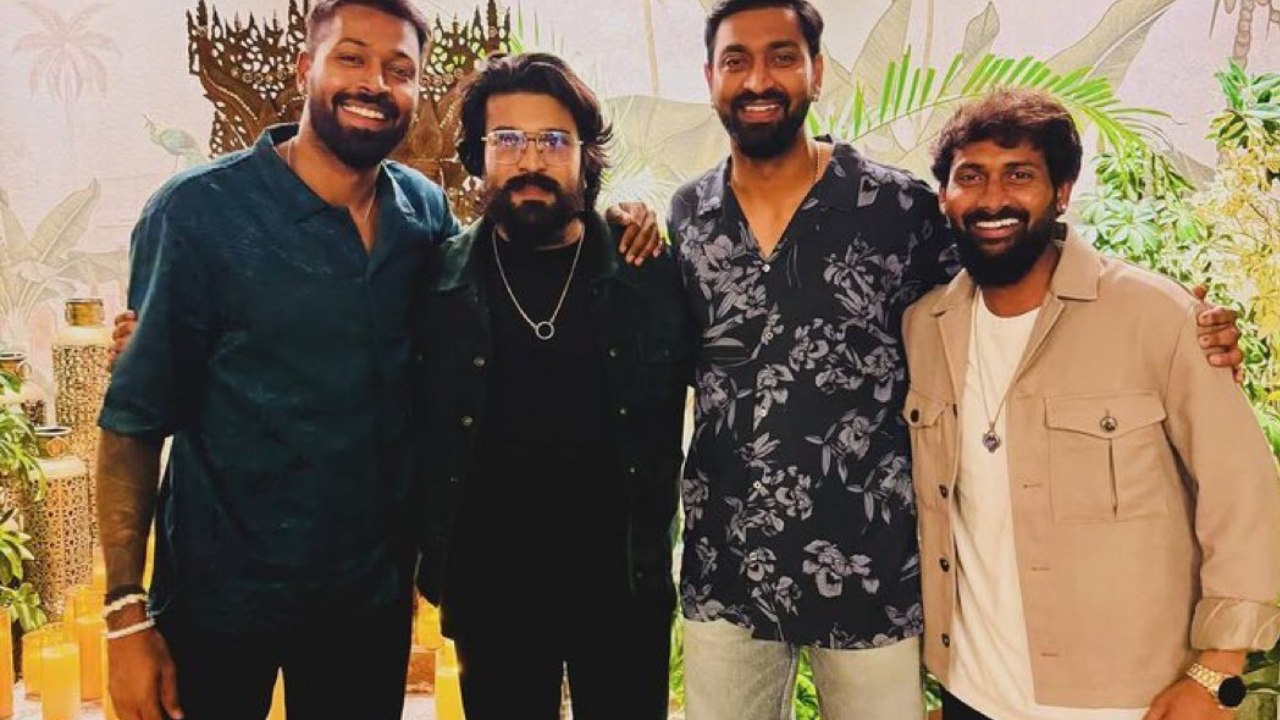 Ram Charan : క్రికెటర్స్తో రామ్ చరణ్ న్యూ ఇయర్ సెలబ్రేషన్.. ఫొటోలు వైరల్.. Ram Charan : క్రికెటర్స్తో రామ్ చరణ్ న్యూ ఇయర్ సెలబ్రేషన్.. ఫొటోలు వైరల్..