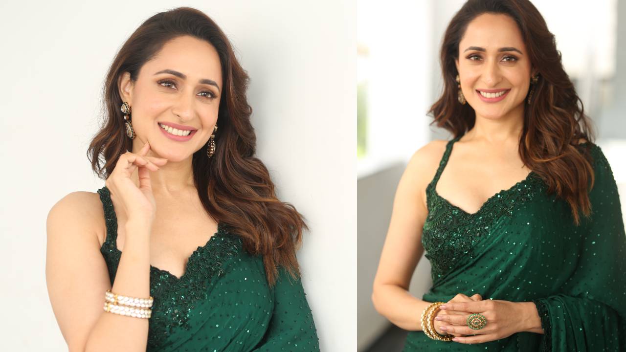 Pragya Jaiswal : బాలయ్య బాబుని తెగ పొగిడేసిన హీరోయిన్.. సినిమాలో నా ఫేస్ మీద మట్టి, దుమ్ము కొట్టారు.. డాకు మహారాజ్.. Pragya Jaiswal : బాలయ్య బాబుని తెగ పొగిడేసిన హీరోయిన్.. సినిమాలో నా ఫేస్ మీద మట్టి, దుమ్ము కొట్టారు.. డాకు మహారాజ్..