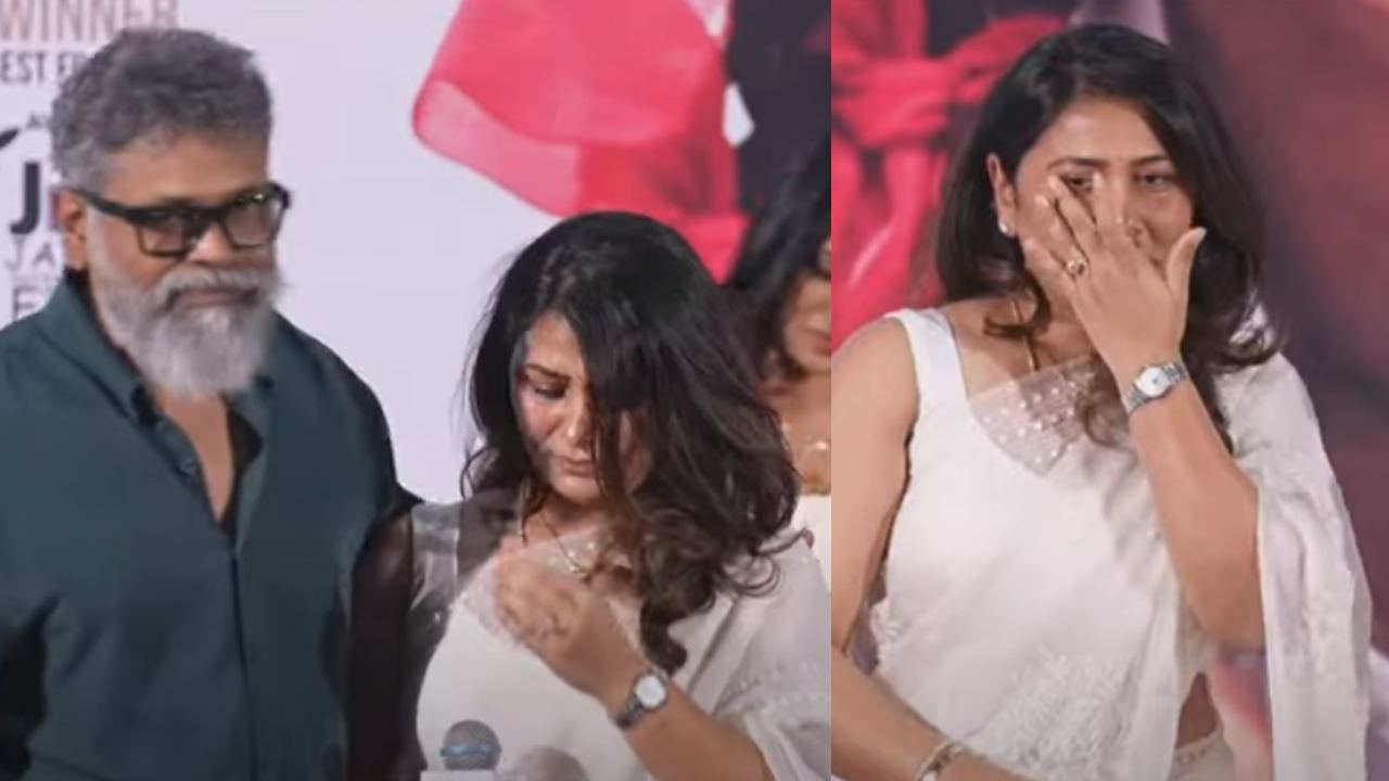 Sukumar Wife : సినిమా కోసం గుండు చేయించుకున్న సుకుమార్ కూతురు.. స్టేజిపై ఏడ్చేసిన సుకుమార్ భార్య.. Sukumar Wife : సినిమా కోసం గుండు చేయించుకున్న సుకుమార్ కూతురు.. స్టేజిపై ఏడ్చేసిన సుకుమార్ భార్య..
