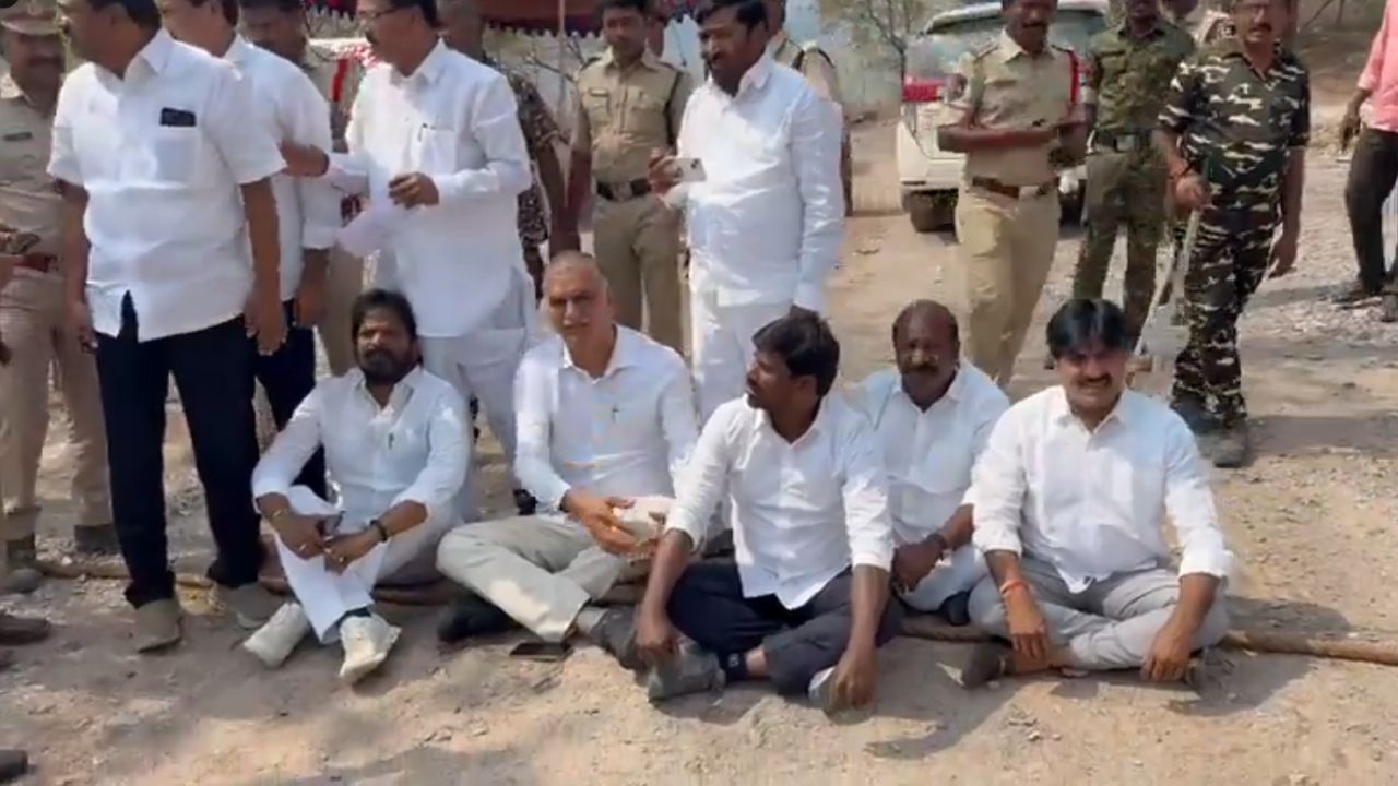 SLBC tunnel: ఎస్ఎల్బీసీ ప్రాజెక్టు వద్ద హైడ్రామా.. హరీశ్ రావు బైఠాయింపు SLBC tunnel: ఎస్ఎల్బీసీ ప్రాజెక్టు వద్ద హైడ్రామా.. హరీశ్ రావు బైఠాయింపు