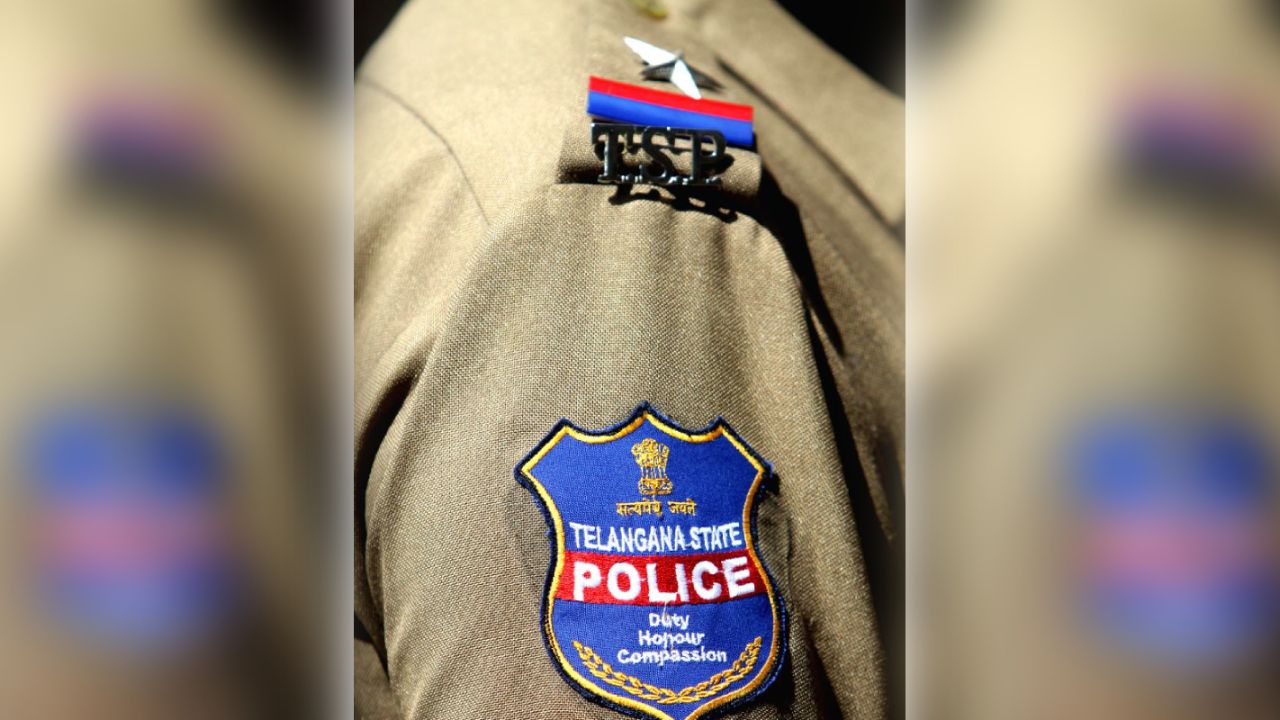 Telangana Police: ఆ జోన్లో పోలీసుల తీరుతో కొత్త చర్చ.. ఎందుకంటే? Telangana Police: ఆ జోన్లో పోలీసుల తీరుతో కొత్త చర్చ.. ఎందుకంటే?