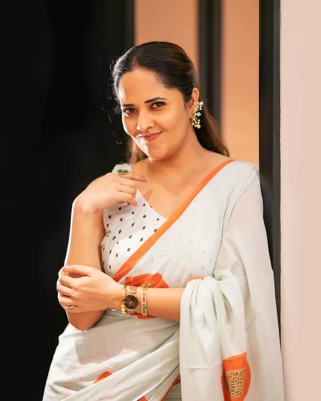 Anasuya Bharadwaj Cute Photos in Saree
