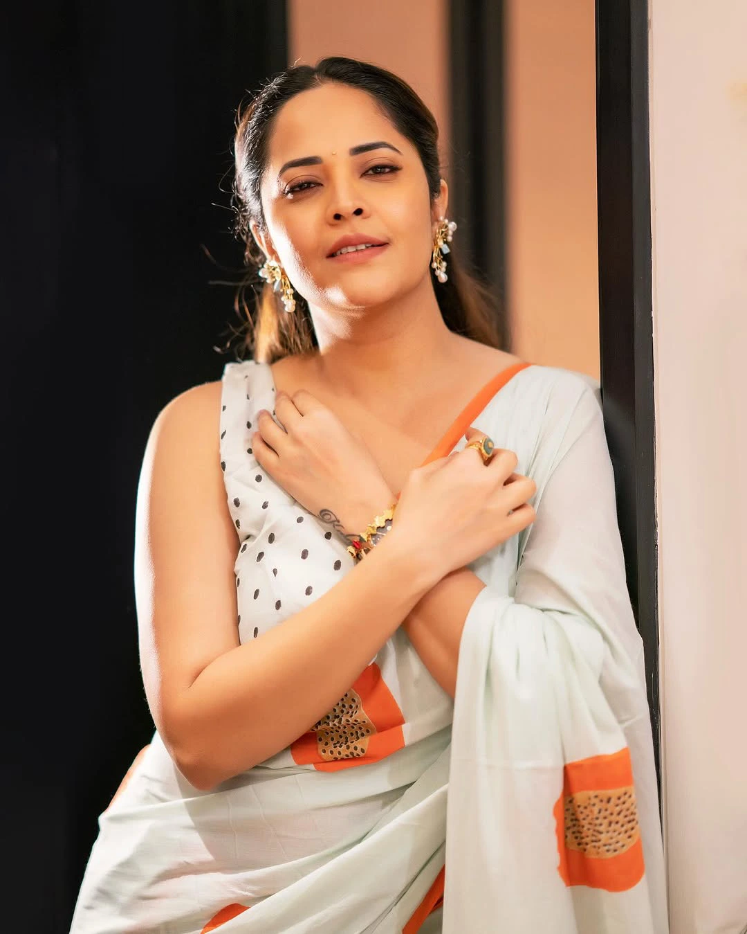 Anasuya Bharadwaj Cute Photos in Saree