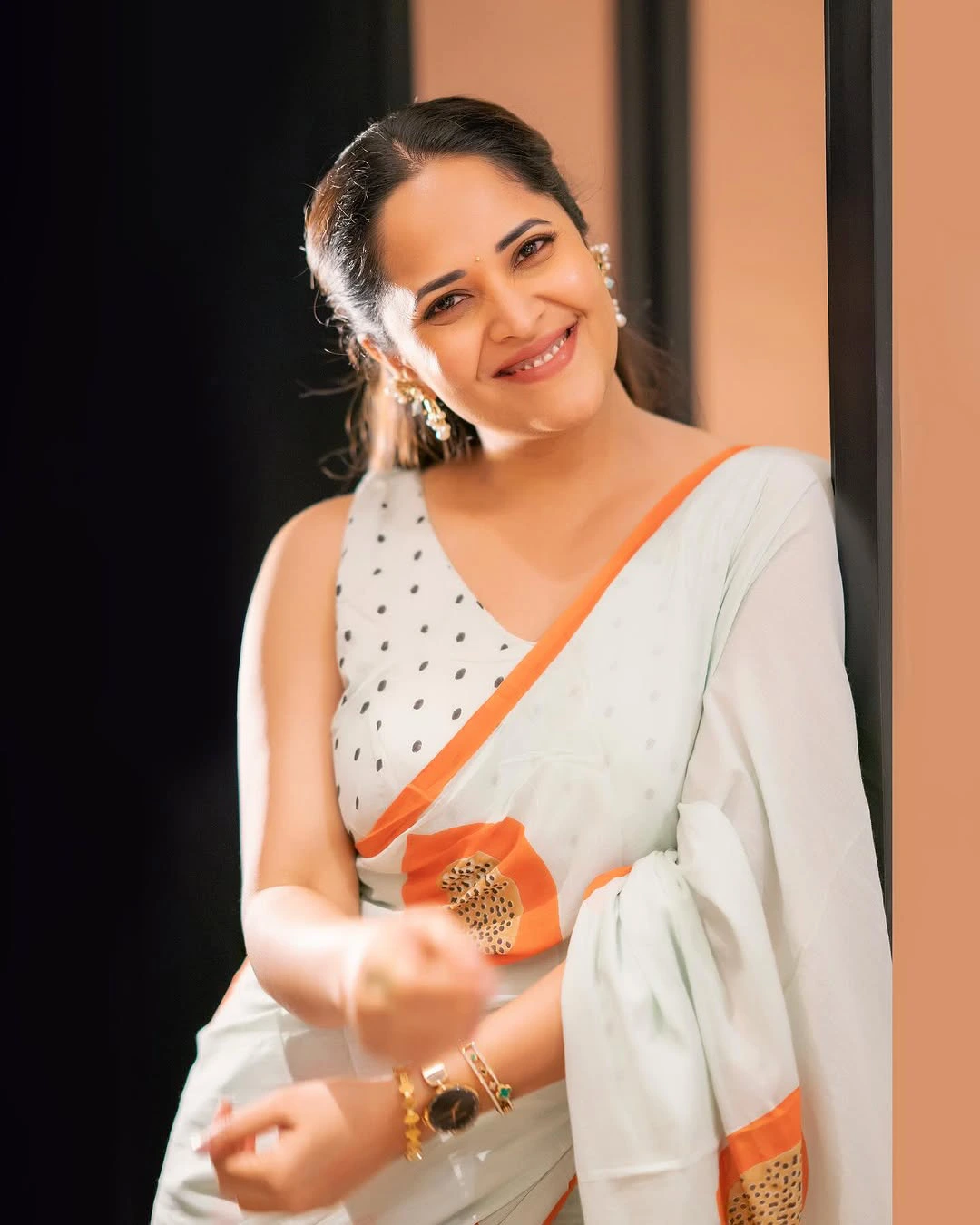 Anasuya Bharadwaj Cute Photos in Saree