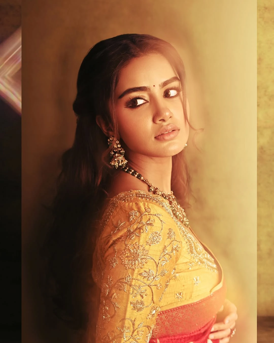 Anupama Parameswaran Amazing Looks in Saree
