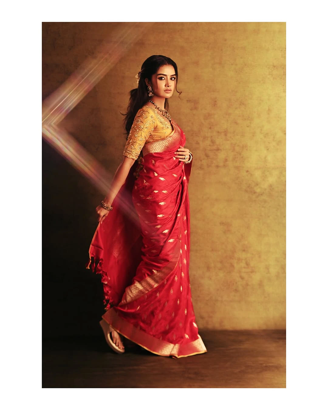 Anupama Parameswaran Amazing Looks in Saree