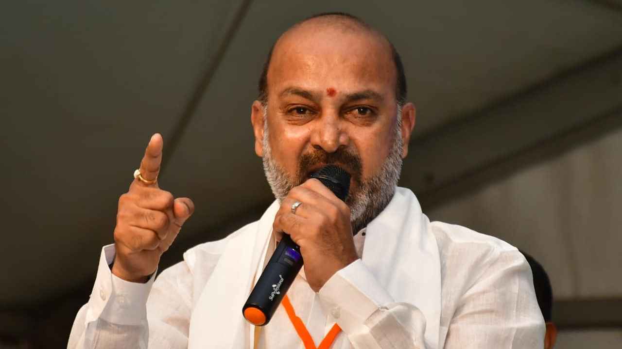 Bandi Sanjay : రాజాసింగ్తో భేటీ తర్వాత బండి సంజయ్ కామెంట్స్.. బీజేపీలో విబేధాలపై.. Bandi Sanjay : రాజాసింగ్తో భేటీ తర్వాత బండి సంజయ్ కామెంట్స్.. బీజేపీలో విబేధాలపై..