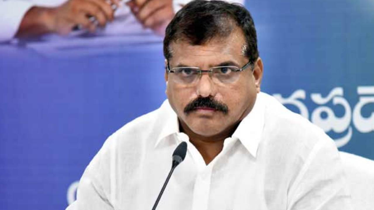 Botcha Satyanarayana: ప్రజల్లో తిరుగుబాటు వస్తుంది.. ఓటేసిన పాపానికి.. ప్రజాస్వామ్యం ఎక్కడుంది?- కూటమి ప్రభుత్వంపై బొత్స ఫైర్ Botcha Satyanarayana: ప్రజల్లో తిరుగుబాటు వస్తుంది.. ఓటేసిన పాపానికి.. ప్రజాస్వామ్యం ఎక్కడుంది?- కూటమి ప్రభుత్వంపై బొత్స ఫైర్