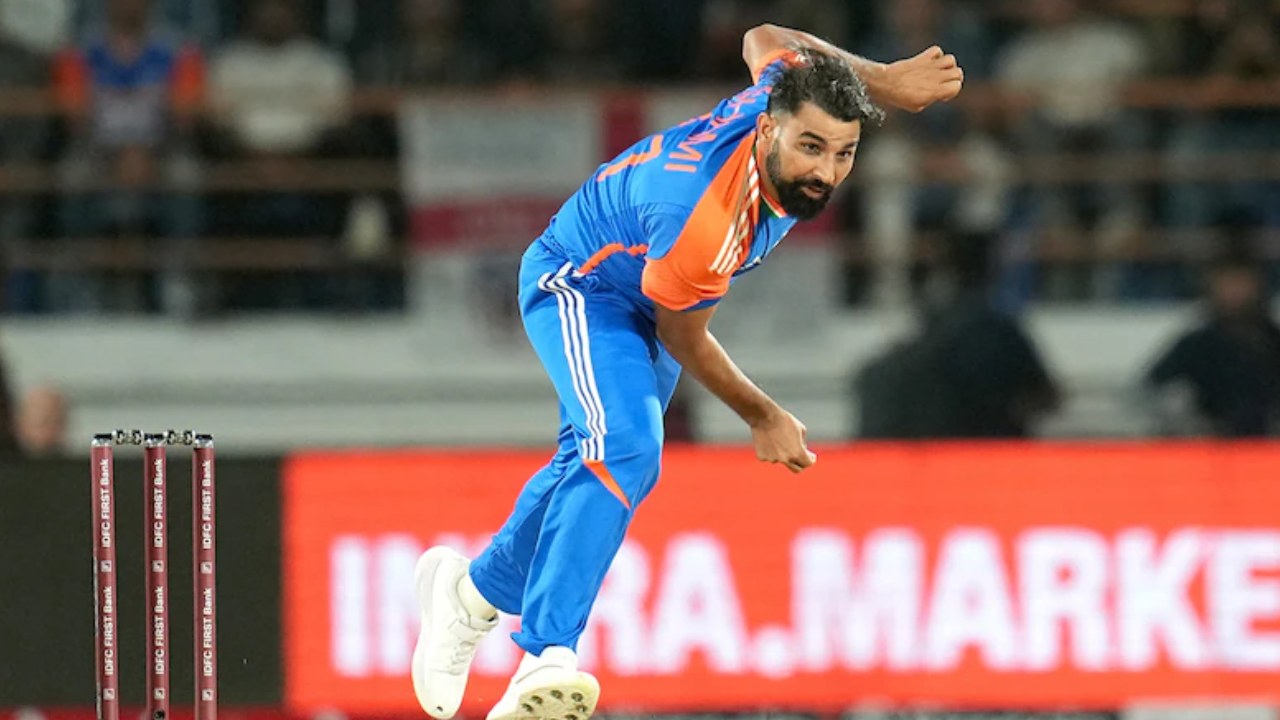 IND vs PAK : ఇండియా పాక్ మ్యాచ్ లో షమీ ఓ ‘చెత్త’ రికార్డు.. IND vs PAK : ఇండియా పాక్ మ్యాచ్ లో షమీ ఓ ‘చెత్త’ రికార్డు..