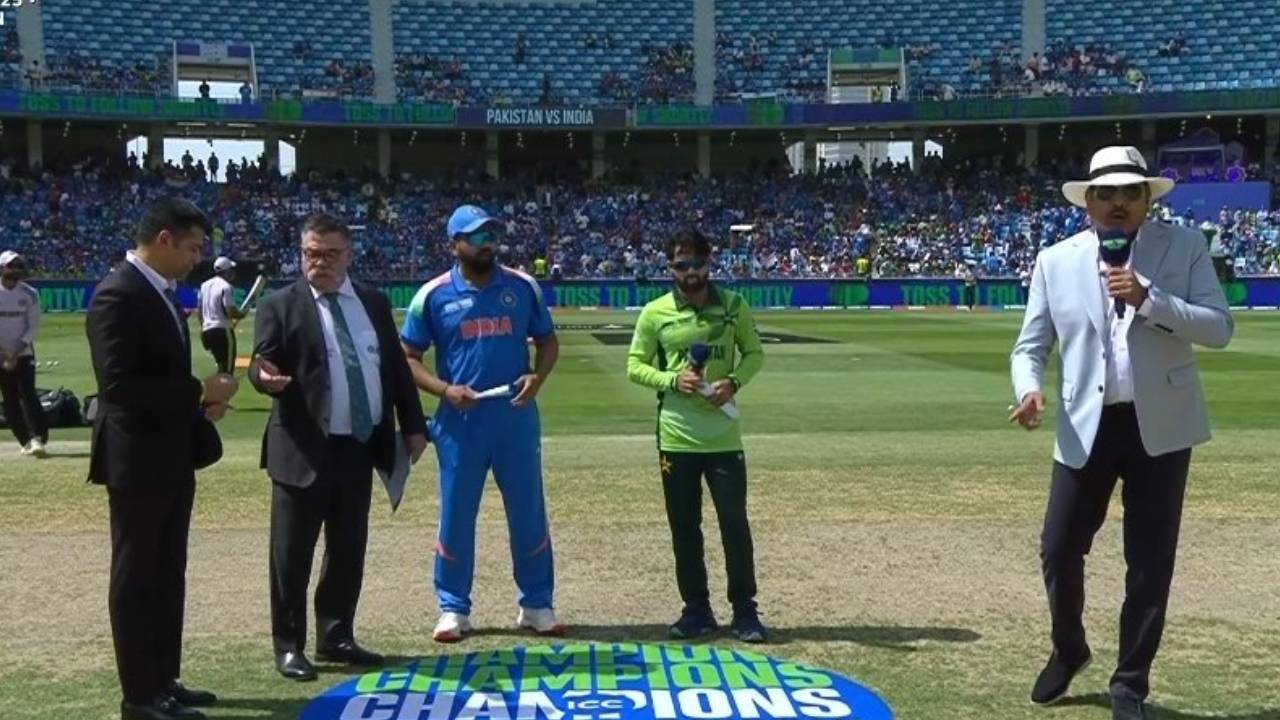 IND vs PAK : కీలక మ్యాచ్లో టాస్ గెలిచి బ్యాటింగ్ ఎంచుకున్న పాక్.. తుది జట్లు ఇవే.. IND vs PAK : కీలక మ్యాచ్లో టాస్ గెలిచి బ్యాటింగ్ ఎంచుకున్న పాక్.. తుది జట్లు ఇవే..