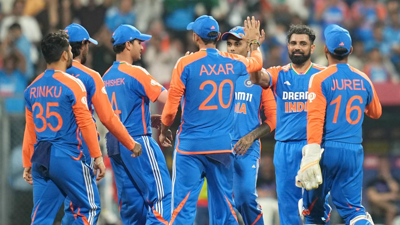 IND vs ENG : అభిషేక్ శర్మ ఆల్రౌండ్ షో.. ఐదో టీ20లో ఇంగ్లాండ్ పై భారత్ ఘన విజయం IND vs ENG : అభిషేక్ శర్మ ఆల్రౌండ్ షో.. ఐదో టీ20లో ఇంగ్లాండ్ పై భారత్ ఘన విజయం
