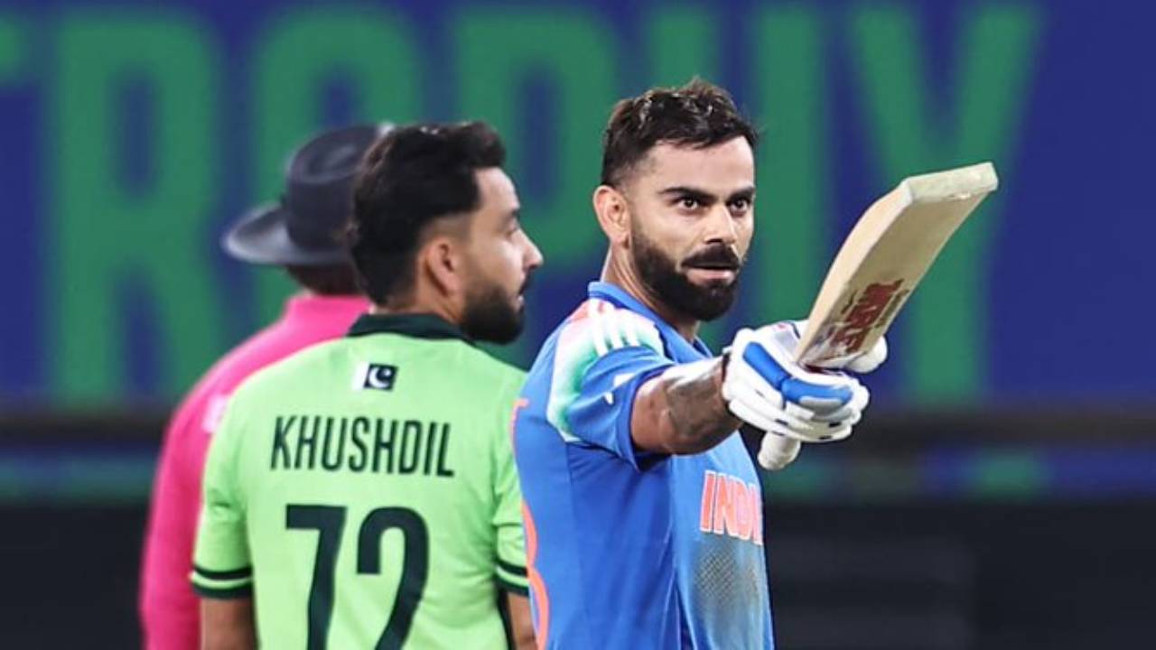 ICC ODI Rankings: ఐసీసీ వన్డే ర్యాంకింగ్స్.. గిల్ టాప్.. సెంచరీతో పైకొచ్చిన కోహ్లీ.. చెక్ ఫుల్ లిస్ట్ ICC ODI Rankings: ఐసీసీ వన్డే ర్యాంకింగ్స్.. గిల్ టాప్.. సెంచరీతో పైకొచ్చిన కోహ్లీ.. చెక్ ఫుల్ లిస్ట్