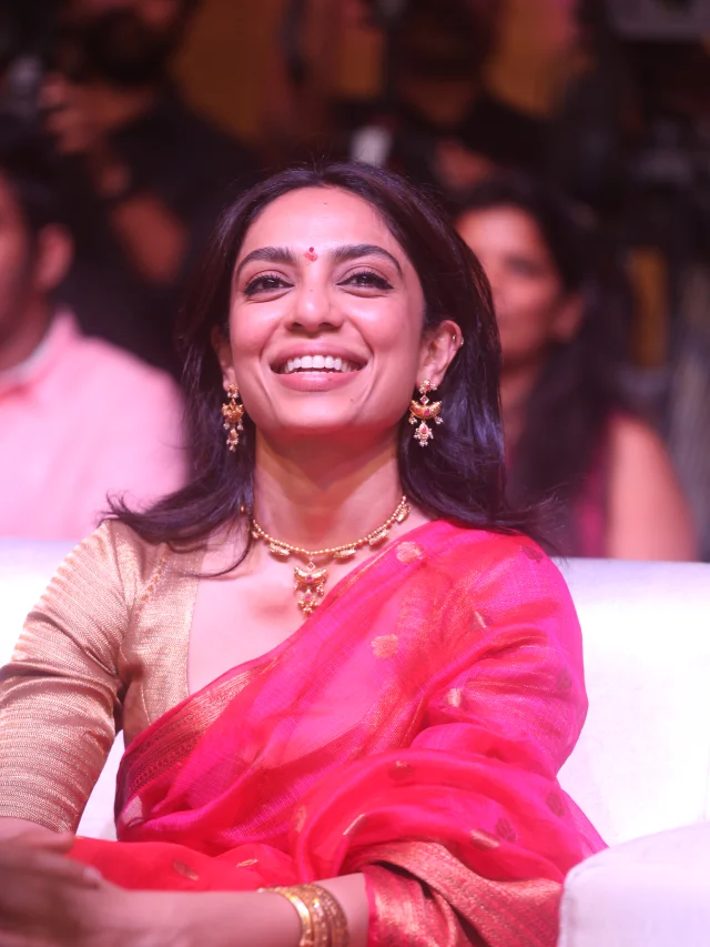 Naga Chaitanya Sobhita Dhulipala Cute Photos