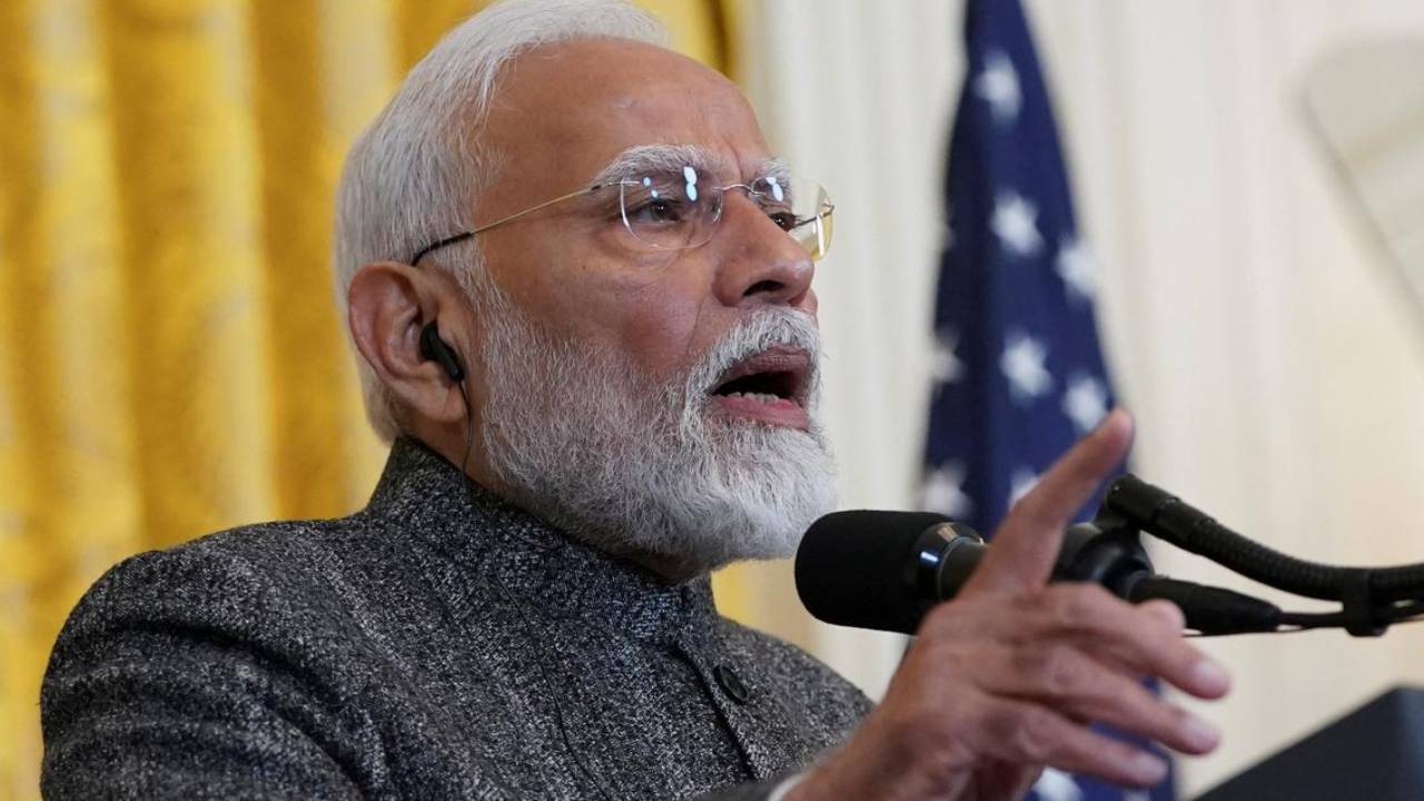 ట్రంప్తో గౌతమ్ అదానీ గురించి మాట్లాడారా..? జర్నలిస్ట్ ప్రశ్నకు మోదీ ఏం చెప్పారో తెలుసా.. రాహుల్ గాంధీ ట్వీట్ వైరల్ ట్రంప్తో గౌతమ్ అదానీ గురించి మాట్లాడారా..? జర్నలిస్ట్ ప్రశ్నకు మోదీ ఏం చెప్పారో తెలుసా.. రాహుల్ గాంధీ ట్వీట్ వైరల్