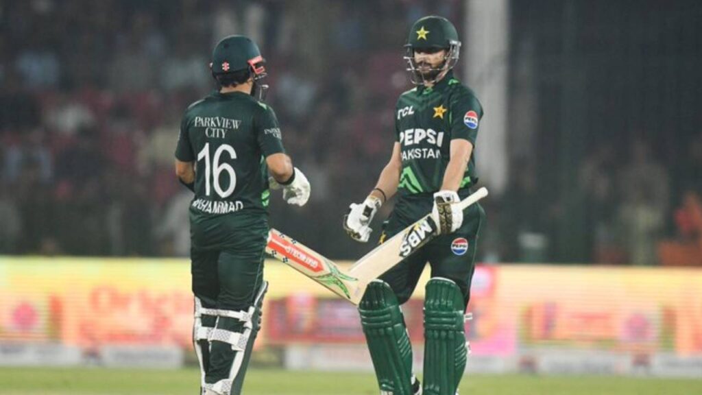 Pakistan won by 6 wickets against South Africa and enter into tri series final