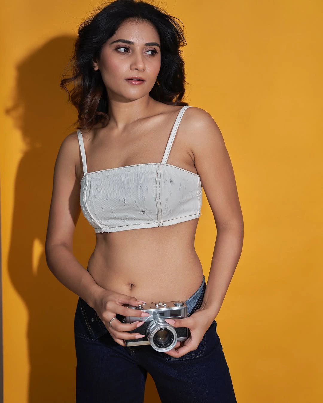 Prisha Singh Perfect Sizzling Poses
