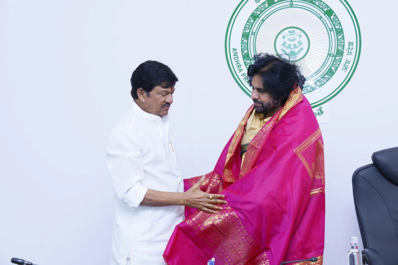 Rajendra Prasad Meets Pawan Kalyan