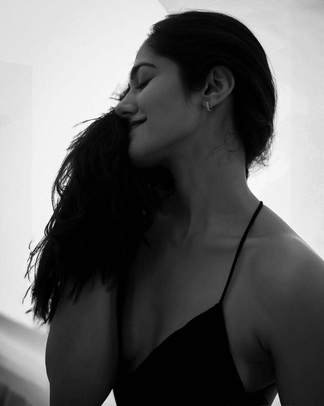 Simran Choudhary Stunning Looks in Black Dress