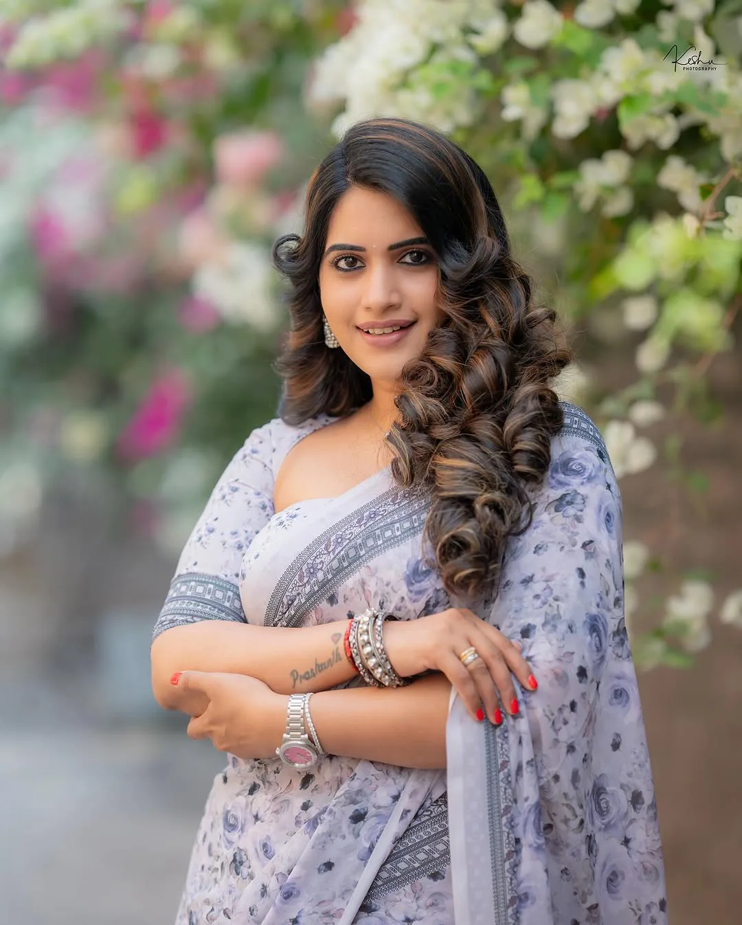 Anchor Sravanthi Chokarapu Mesmerizing Looks in Saree