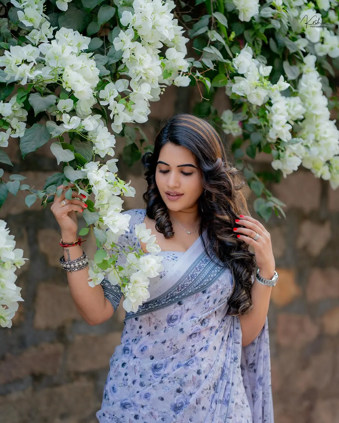 Anchor Sravanthi Chokarapu Mesmerizing Looks in Saree