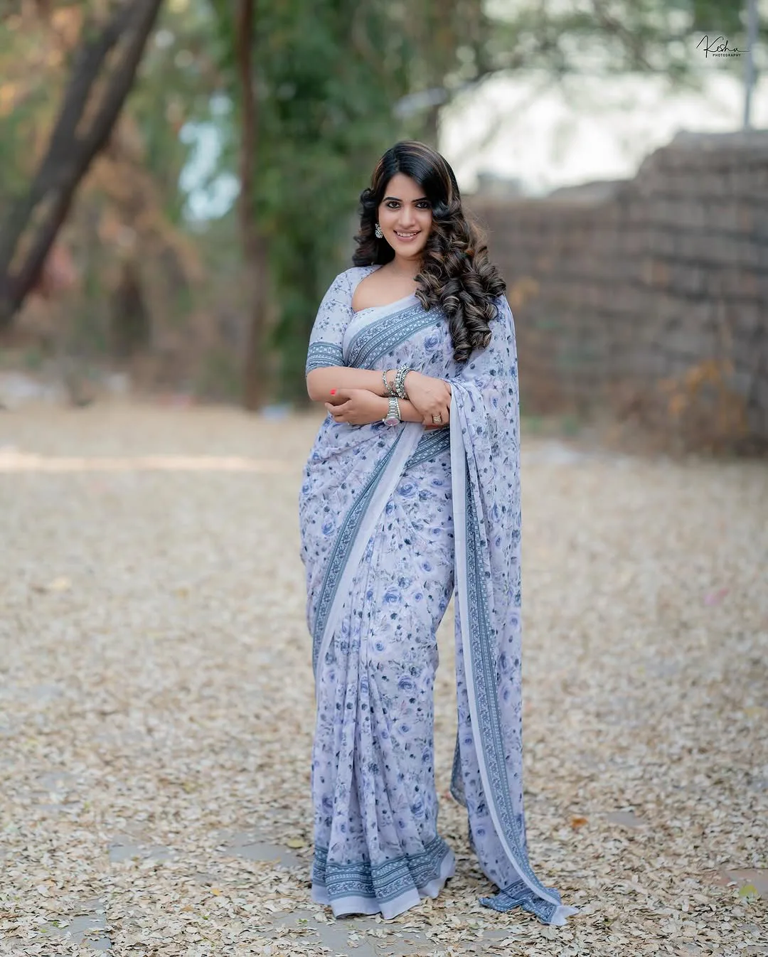 Anchor Sravanthi Chokarapu Mesmerizing Looks in Saree