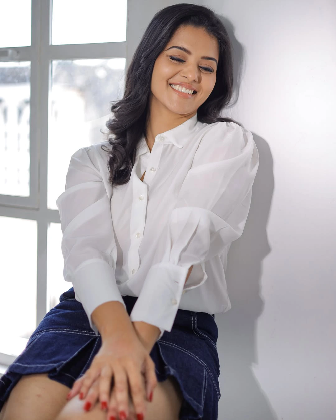 Swathishta Krishnan Cute Photos in Short Skirt