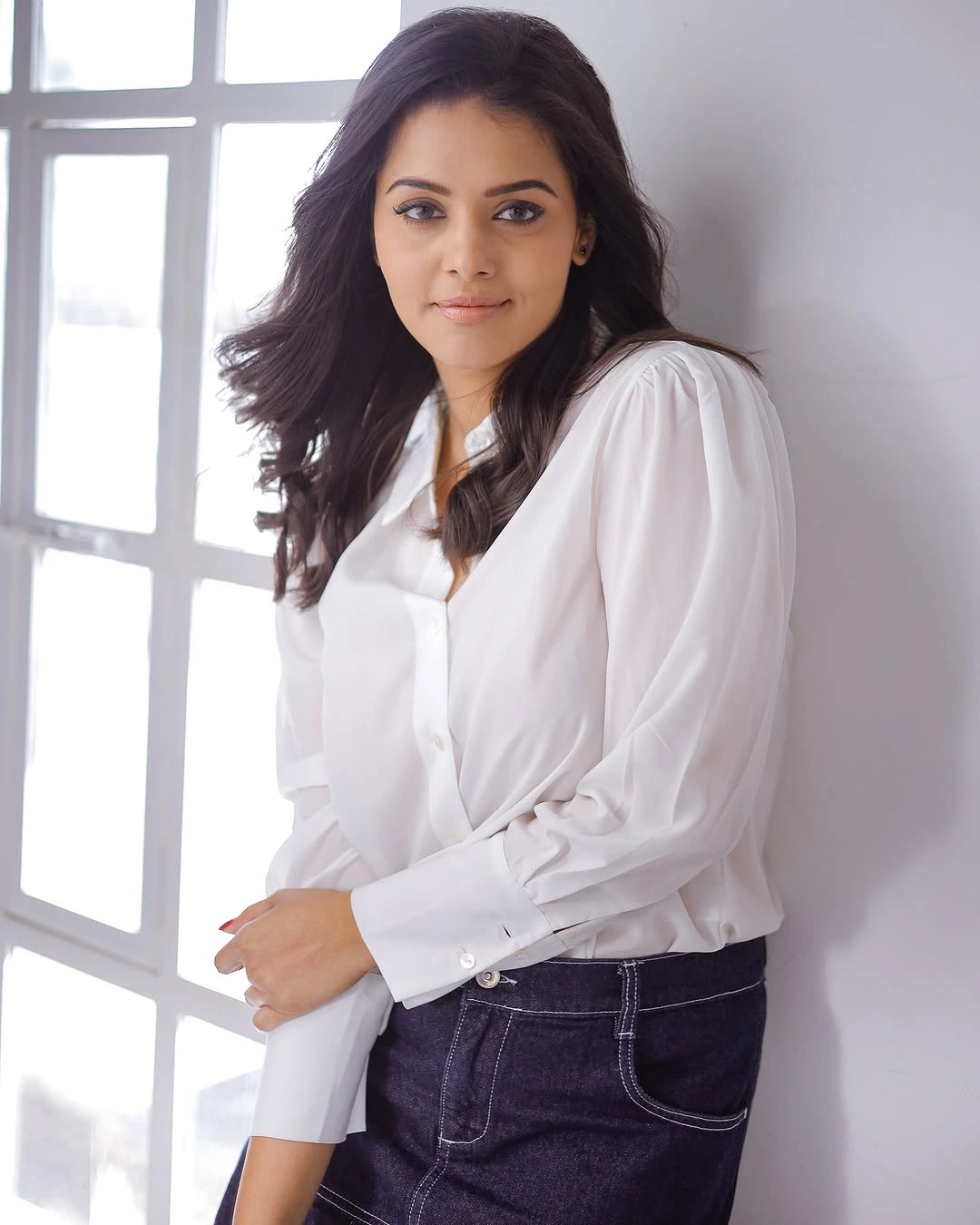Swathishta Krishnan Cute Photos in Short Skirt