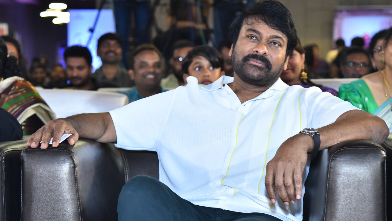 Chiranjeevi : చిరంజీవి సరదాగా చేసిన కామెంట్స్ పై విమర్శలు.. వారసుడు కావాలని కోరుకోవడంతో.. Chiranjeevi : చిరంజీవి సరదాగా చేసిన కామెంట్స్ పై విమర్శలు.. వారసుడు కావాలని కోరుకోవడంతో..