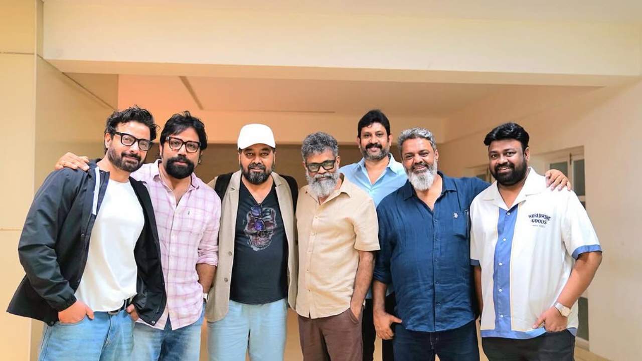 Indian Directors : ఇండియన్ సినిమా ఇండస్ట్రీని షేక్ చేసిన డైరెక్టర్స్ ఒకే ఫ్రేమ్ లో.. ఫొటో వైరల్.. Indian Directors : ఇండియన్ సినిమా ఇండస్ట్రీని షేక్ చేసిన డైరెక్టర్స్ ఒకే ఫ్రేమ్ లో.. ఫొటో వైరల్..