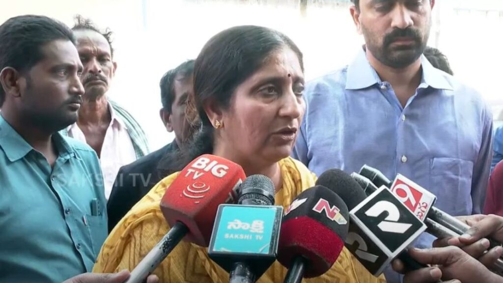 Vallabhaneni Vamsi Wife Pankaja Sri