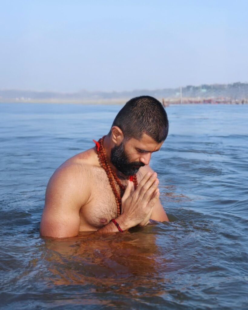Vijay Deverakonda Shares Kashi Trip Photos with Allu Sneha Reddy and Others 